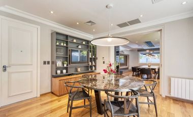 Excelente Casa en Venta en Acassuso