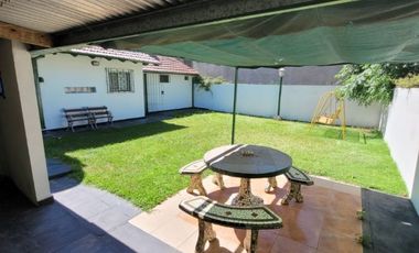 Casa en venta de 2 dormitorios c/ cochera en Mar de Ajo