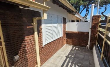 Casa en venta de 2 dormitorios c/ cochera en Mar de Ajo