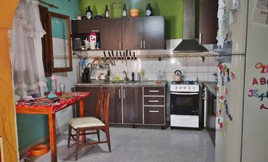 Casa en venta de 2 dormitorios c/ cochera en Mar de Ajo