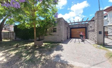 Casa en venta de 3 dormitorios c/ cochera en Mar de Ajo