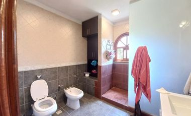 Casa en venta de 3 dormitorios c/ cochera en Mar de Ajo