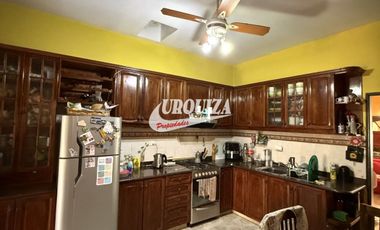 Casa en venta de 2 dormitorios c/ cochera en Ramos Mejía