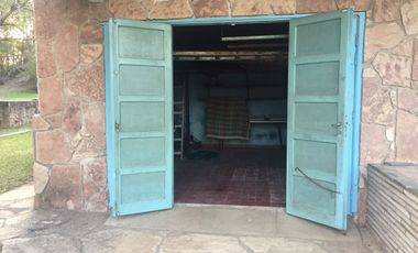 V80. TALA HUASI. CASA CON GRAN TERRENO SOBRE AV PRINCIPAL