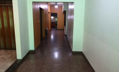 Casa en venta de 4 dormitorios c/ cochera en Villa Soldati