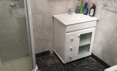 Casa en venta de 4 dormitorios c/ cochera en Villa Soldati