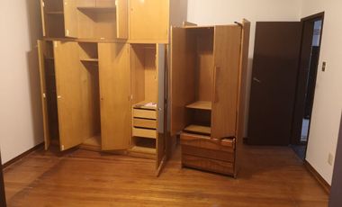 Casa en venta de 4 dormitorios c/ cochera en Villa Soldati