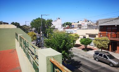 Casa en venta de 4 dormitorios c/ cochera en Villa Soldati