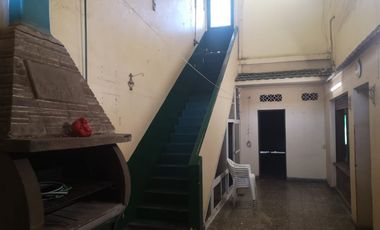 Casa en venta de 4 dormitorios c/ cochera en Villa Soldati