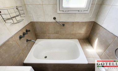 Venta Monte Grande  Dúplex de 2 dormitorios c/ cochera en Condominio Los Robles