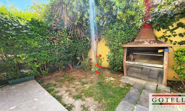 Venta Monte Grande  Dúplex de 2 dormitorios c/ cochera en Condominio Los Robles