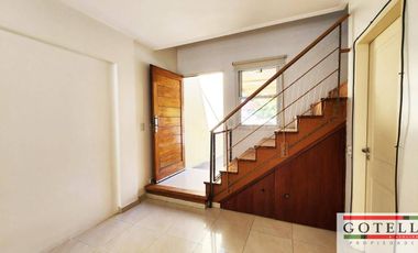 Venta Monte Grande  Dúplex de 2 dormitorios c/ cochera en Condominio Los Robles