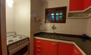 CODIGO 693 - CASA 5 DORMITORIOS ALQUILER TEMPORARIO EN CARILO - ZONA 7