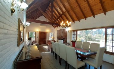CODIGO 693 - CASA 5 DORMITORIOS ALQUILER TEMPORARIO EN CARILO - ZONA 7