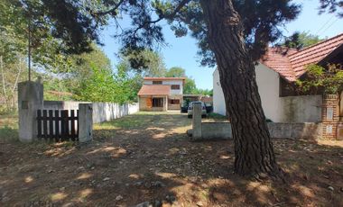 Casa en venta de 3 dormitorios c/ cochera en Costa Azul