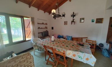 Casa en venta de 3 dormitorios c/ cochera en Costa Azul