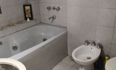 Casa en venta de 2 departamentos en Villa Soldati