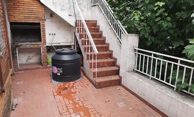Casa en venta de 2 departamentos en Villa Soldati