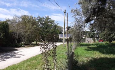 LOTE EN VENTA EN SIERRA DE LOS PADRES - ESQUINA