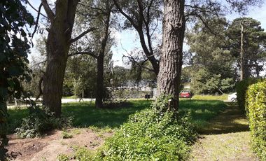 LOTE EN VENTA EN SIERRA DE LOS PADRES - ESQUINA