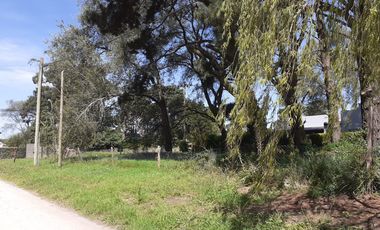 LOTE EN VENTA EN SIERRA DE LOS PADRES - ESQUINA