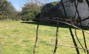 Chalet en venta de 2 dormitorios c/ cochera en Barrio La Florida