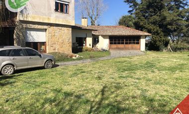 Chalet en venta de 2 dormitorios c/ cochera en Barrio La Florida