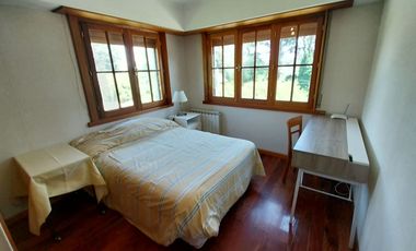 IMPORTANTE CHALET EN VENTA - GAS NATURAL CONECTADO - ZONA CAPILLA