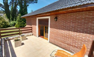 IMPORTANTE CHALET EN VENTA - GAS NATURAL CONECTADO - ZONA CAPILLA