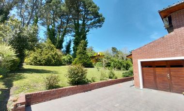 IMPORTANTE CHALET EN VENTA - GAS NATURAL CONECTADO - ZONA CAPILLA