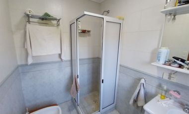 IMPORTANTE CHALET EN VENTA - GAS NATURAL CONECTADO - ZONA CAPILLA