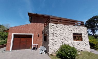 IMPORTANTE CHALET EN VENTA - GAS NATURAL CONECTADO - ZONA CAPILLA