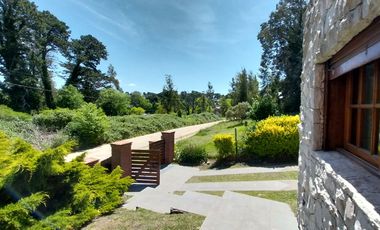 IMPORTANTE CHALET EN VENTA - GAS NATURAL CONECTADO - ZONA CAPILLA