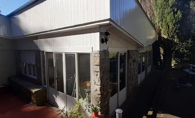 BAJO SU VALOR - CHALET EN SIERRA DE LOS PADRES -VENTA O PERMUTA - GAS NATURAL