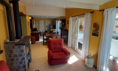 BAJO SU VALOR - CHALET EN SIERRA DE LOS PADRES -VENTA O PERMUTA - GAS NATURAL