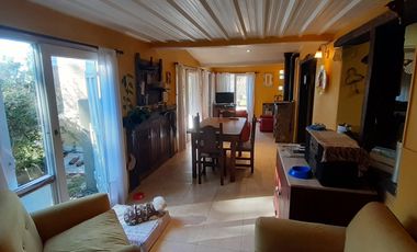 BAJO SU VALOR - CHALET EN SIERRA DE LOS PADRES -VENTA O PERMUTA - GAS NATURAL