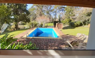 BAJO SU VALOR - CHALET EN SIERRA DE LOS PADRES -VENTA O PERMUTA - GAS NATURAL