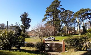 BAJO SU VALOR - CHALET EN SIERRA DE LOS PADRES -VENTA O PERMUTA - GAS NATURAL