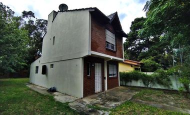 Dúplex en venta de 2 dormitorios c/ cochera en San Bernardo