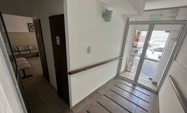 58 E/ 5 Y 6 - CONSULTORIOS/ LOCAL EN VENTA