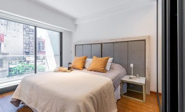 EN VENTA Departamento 2 dormitorios c/ balcon corrido en barrio Centro, Rosario