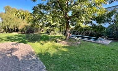 Casa En Venta En Zárate: BARRIO SAAVEDRA Oportunidad CHALET ÚNICO