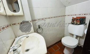 Casa En Venta En Zárate: BARRIO SAAVEDRA Oportunidad CHALET ÚNICO