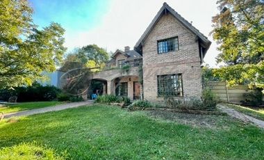 Casa En Venta En Zárate: BARRIO SAAVEDRA Oportunidad CHALET ÚNICO