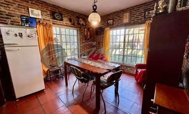 Casa En Venta En Zárate: BARRIO SAAVEDRA Oportunidad CHALET ÚNICO