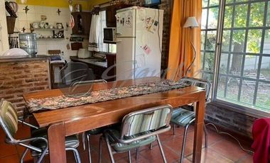 Casa En Venta En Zárate: BARRIO SAAVEDRA Oportunidad CHALET ÚNICO