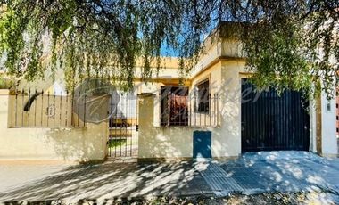 Casa En Venta En Campana Elegante Mejor ubicación Oasis urbano OPORTUNIDAD