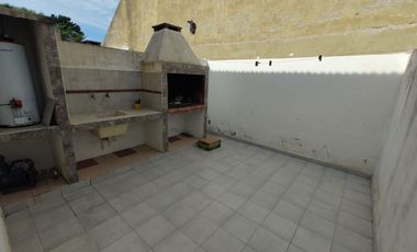 Dúplex en venta de 2 dormitorios c/ cochera en Costa Azul