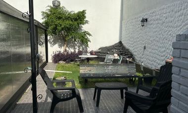 Casa en venta de 3 dormitorios c/ cochera en Nueva Pompeya