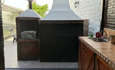 Casa en venta de 3 dormitorios c/ cochera en Nueva Pompeya